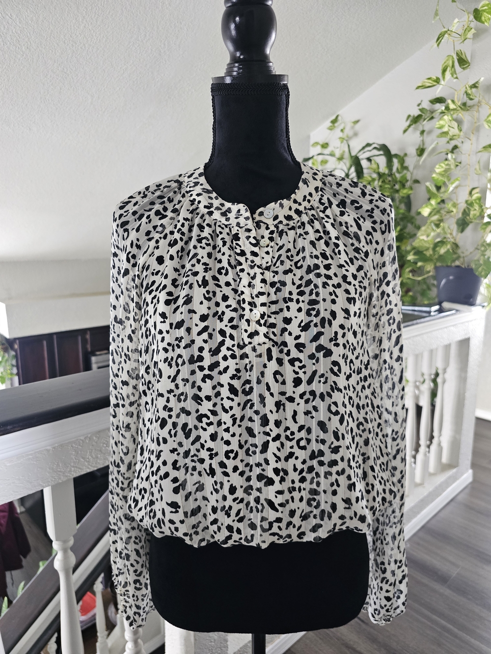 Size S  Women's Black and White Leopard Print Blouse
